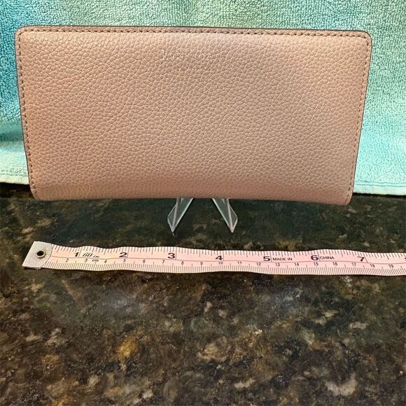 kate spade Handbags - Kate Spade Women's Gray Leather Wallet with Logo & Zipper Accents